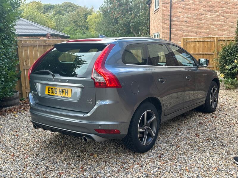 VOLVO XC60 2.4 R-Design Lux Nav D4 AWD